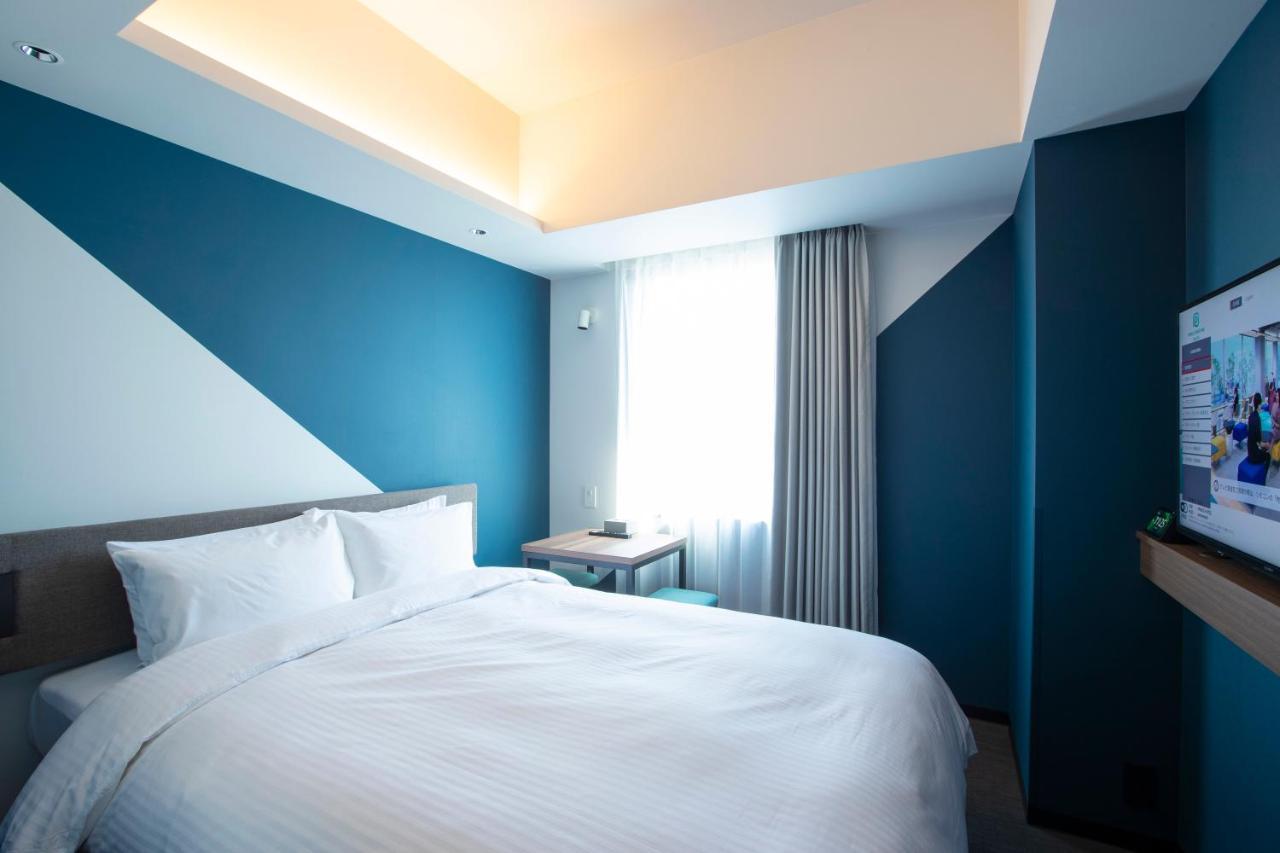 Prince Smart Inn Hakata Fukuoka  Bagian luar foto